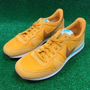 Nike Internationalist Women's Sz 9.5